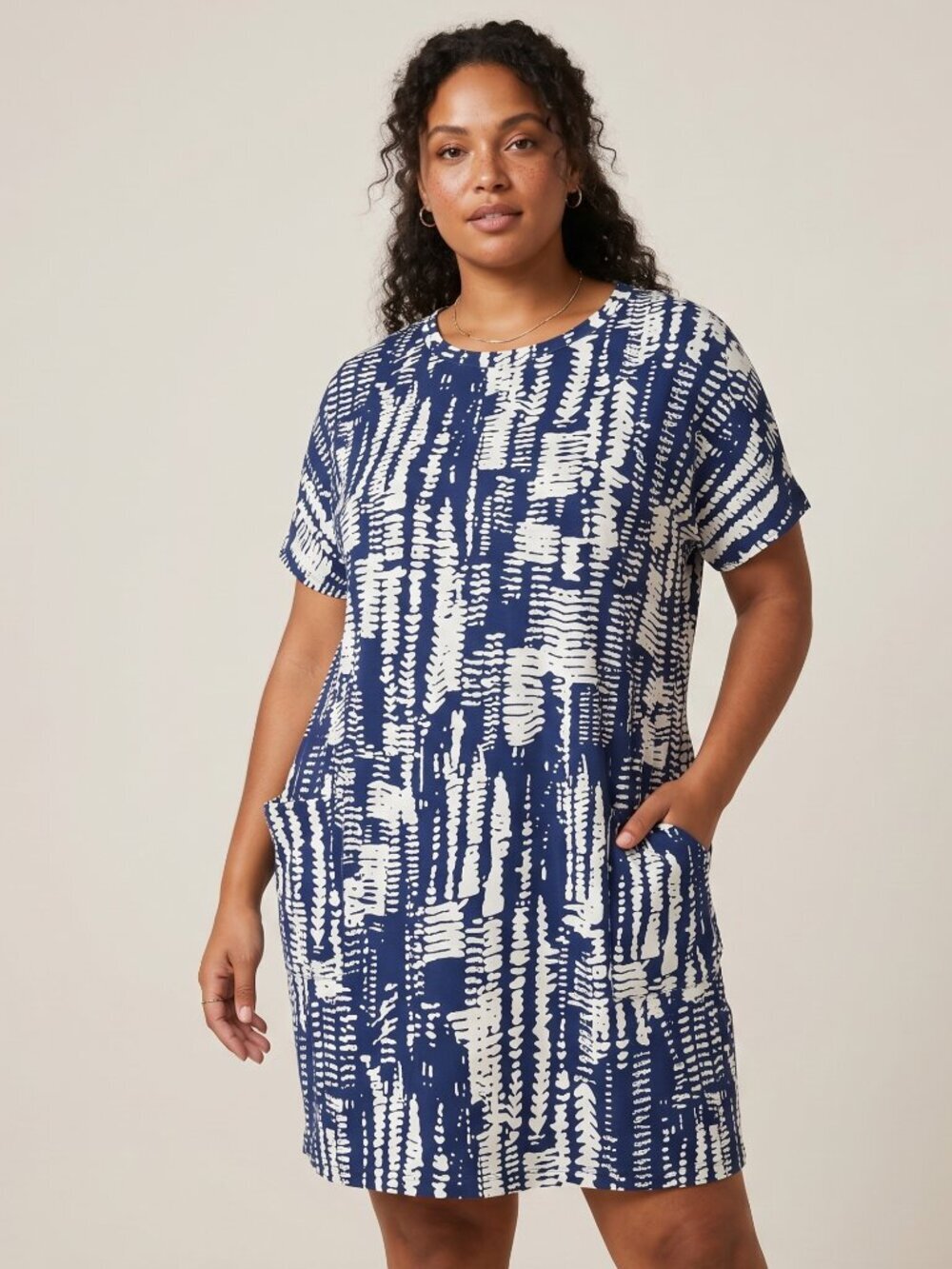 NWOT | Blue & White Abstract Print Short Sleeve T-Shirt Dress with Pockets | Sma